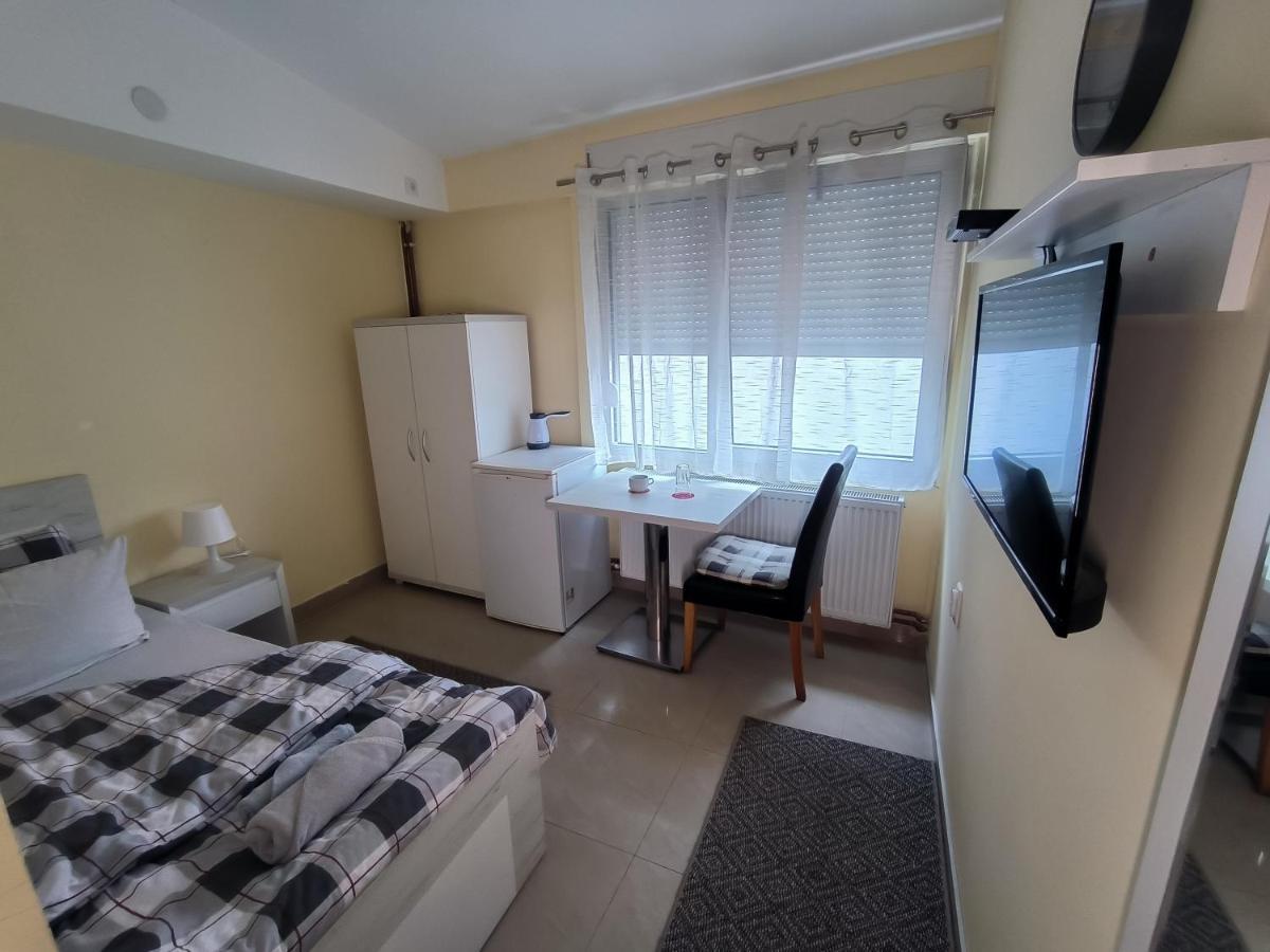 Studio Apartments Maksimovic Nis Exterior foto