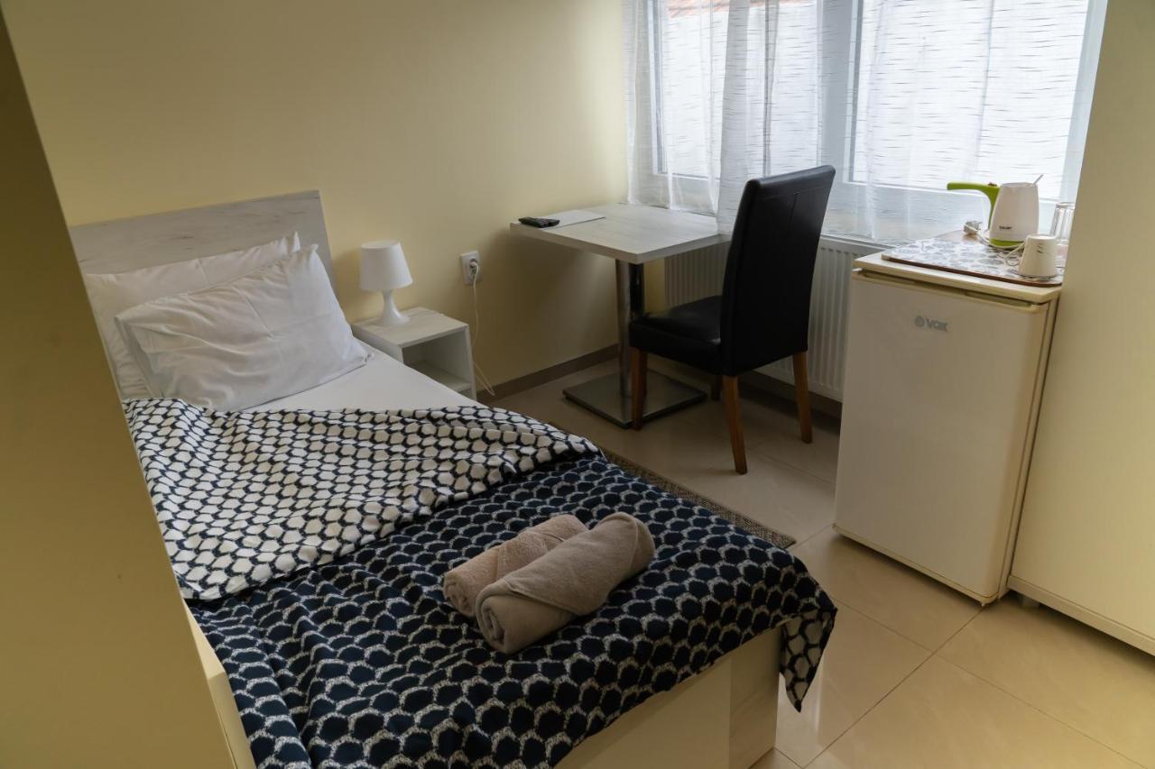 Studio Apartments Maksimovic Nis Exterior foto