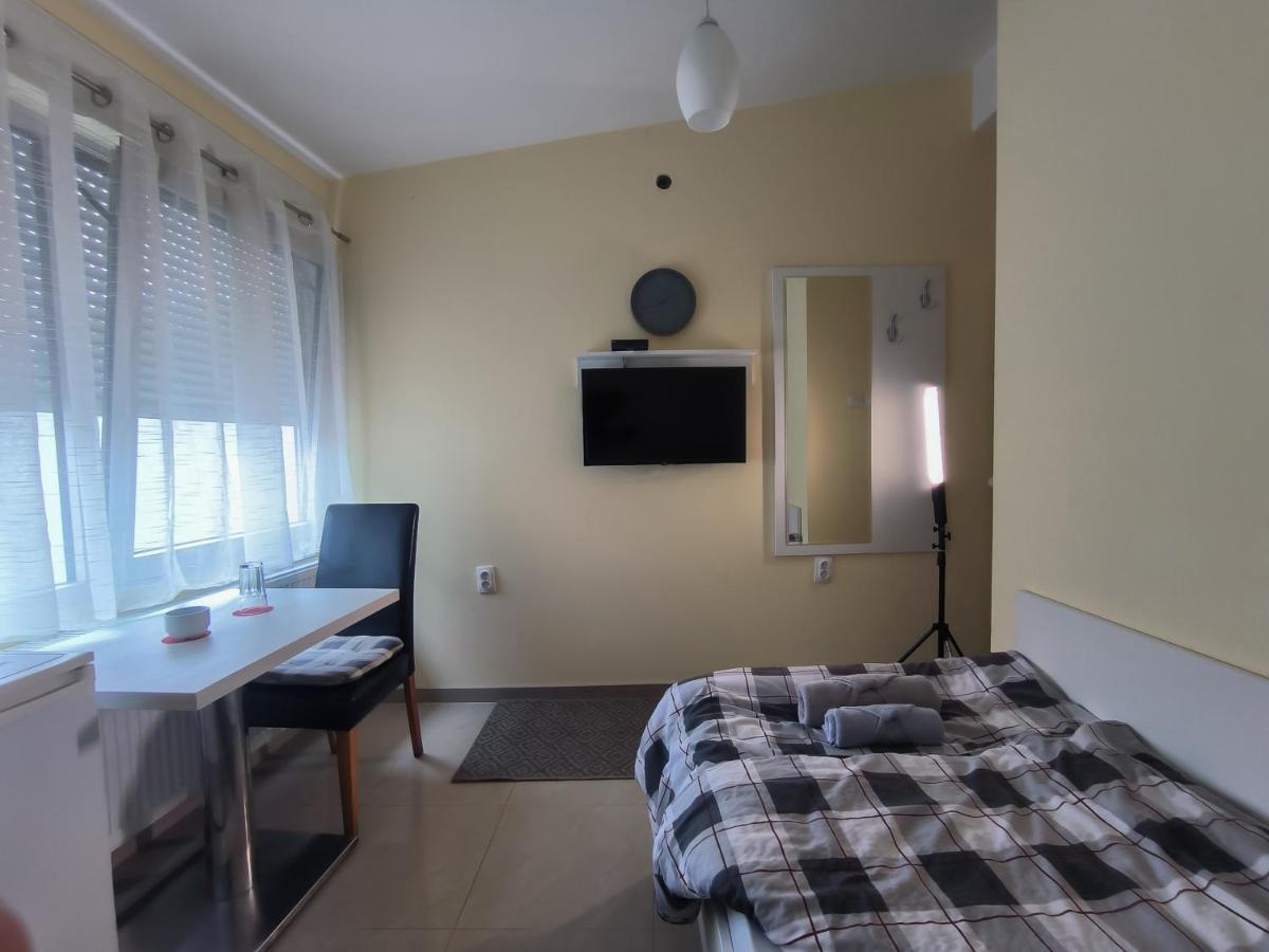 Studio Apartments Maksimovic Nis Exterior foto