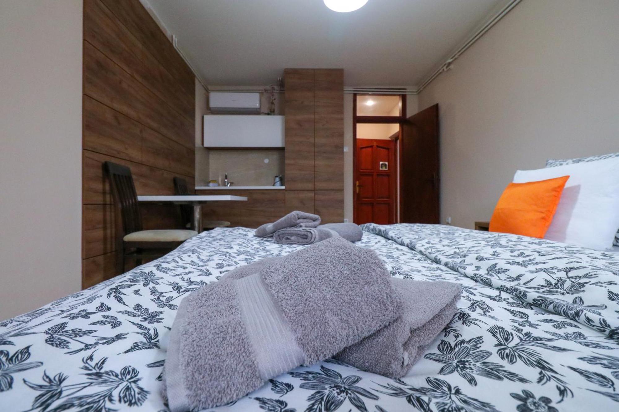 Studio Apartments Maksimovic Nis Exterior foto
