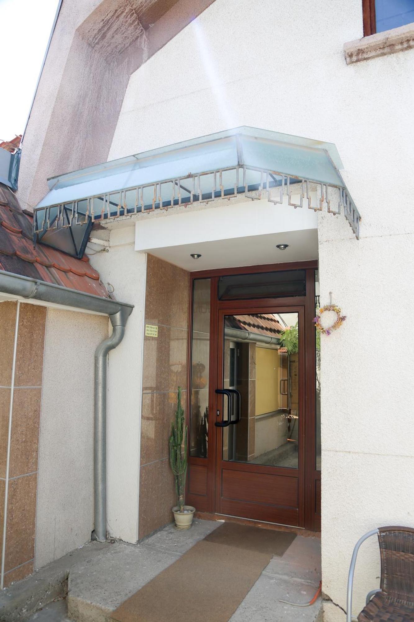 Studio Apartments Maksimovic Nis Exterior foto