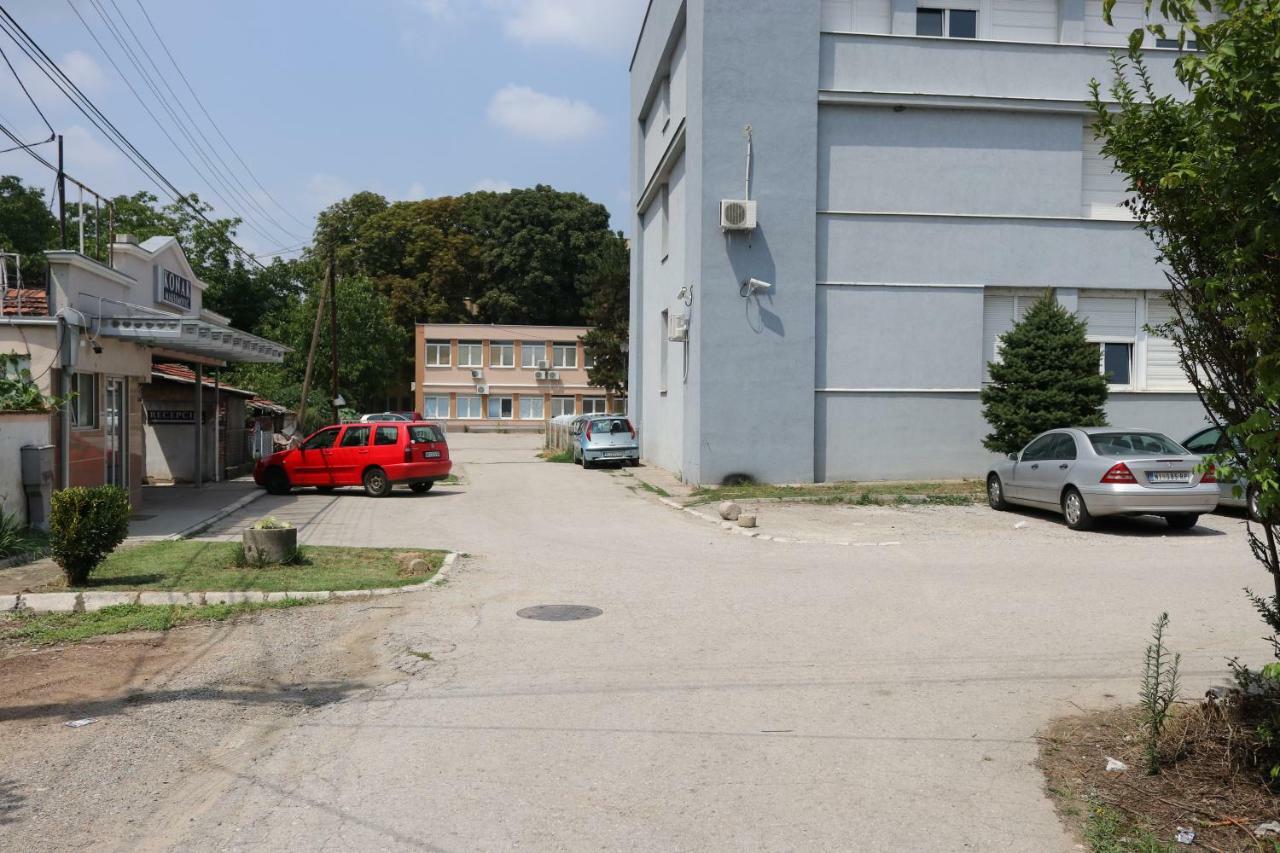 Studio Apartments Maksimovic Nis Exterior foto