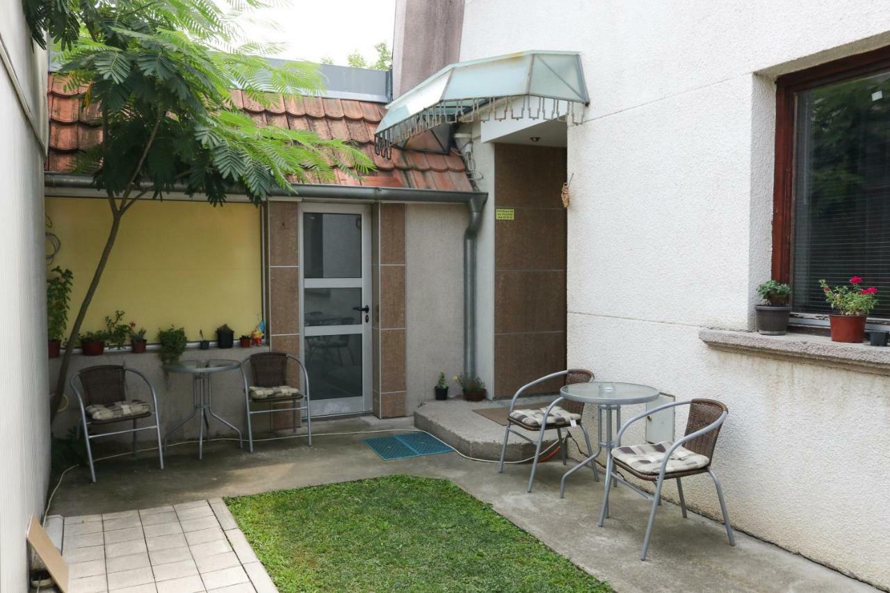 Studio Apartments Maksimovic Nis Exterior foto